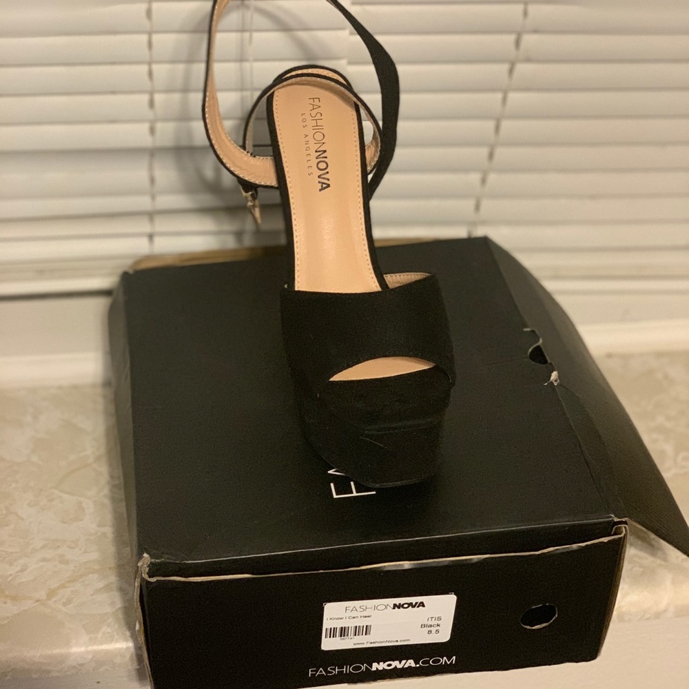 Heels - Picture 3 of 4